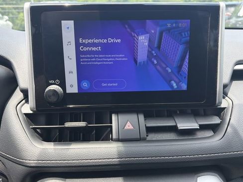 Used 2025 Toyota RAV4 XLE FWD image 28