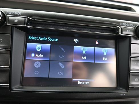 Used 2015 Toyota RAV4 LE image 15