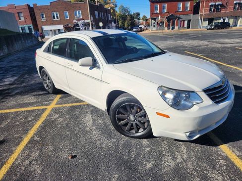 Used 2010 Chrysler Sebring Limited FWD image 12