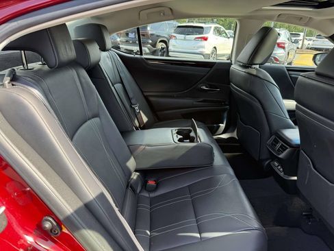 Used 2019 Lexus ES 300h w/ Accessory Package FWD image 16