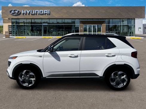 New 2026 Hyundai Venue SEL image 3