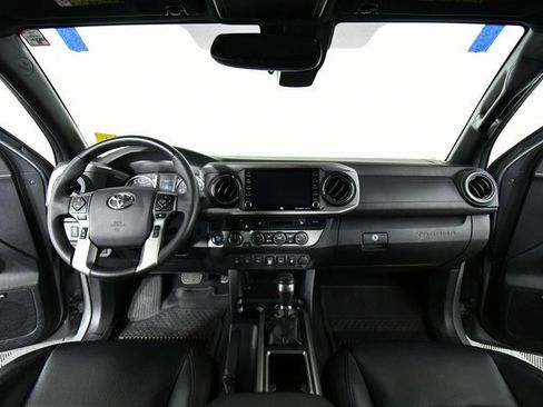 Used 2020 Toyota Tacoma Limited image 18