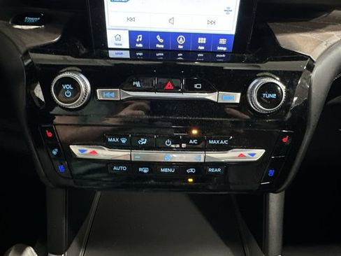 Used 2022 Ford Explorer Platinum w/ Equipment Group 601A AWD/4WD image 20