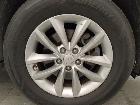 Used 2018 Kia Sorento LX image 31