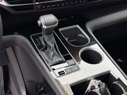 Used 2025 Toyota Sienna Limited image 23