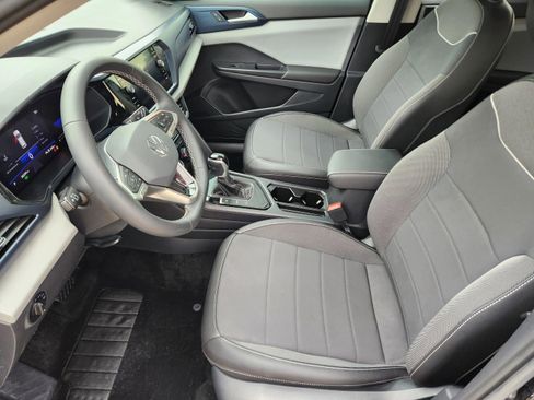 Used 2023 Volkswagen Taos SE image 5