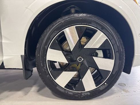 New 2025 Volvo XC60 T8 Plus w/ Climate Package image 34