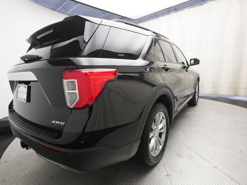 Used 2023 Ford Explorer XLT w/ Equipment Group 202A AWD/4WD image 13