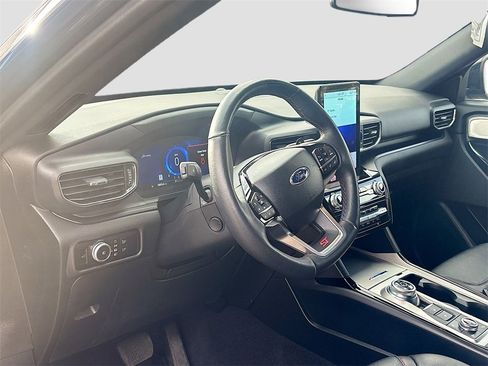 Used 2023 Ford Explorer ST w/ Equipment Group 401A image 9