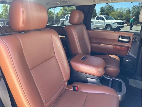 Used 2018 Toyota Tacoma TRD Off-Road w/ Technology Package image 37