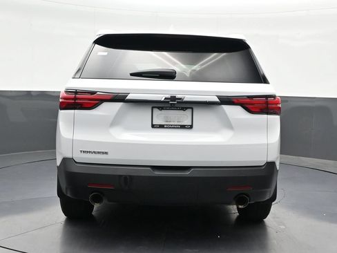 Used 2023 Chevrolet Traverse LS FWD image 4