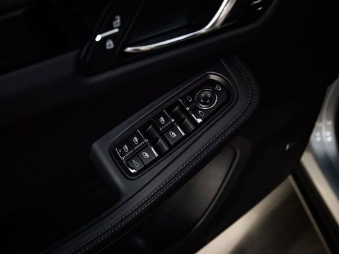 Certified 2026 Porsche Macan image 22