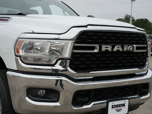 Used 2024 RAM 2500 Big Horn AWD/4WD image 27
