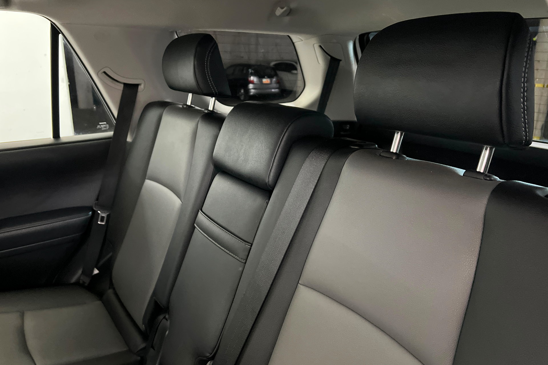 Used 2024 Toyota 4Runner SR5 Premium w/ Moonroof Package AWD/4WD image 18