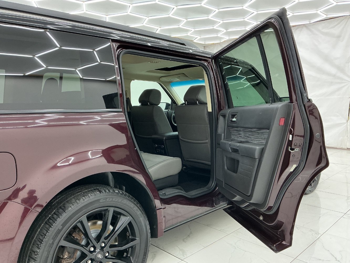 Used 2018 Ford Flex SEL w/ Equipment Group 202A AWD/4WD image 23