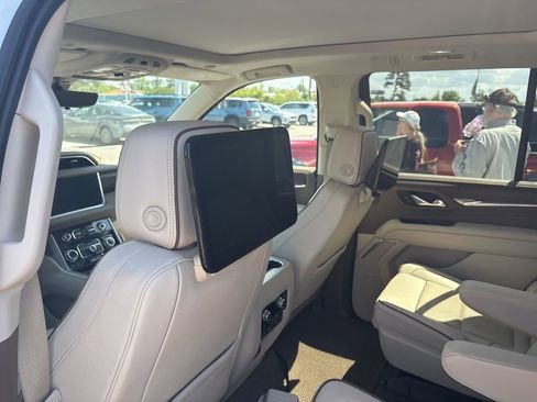 Used 2021 GMC Yukon Denali w/ Denali Ultimate Package RWD image 7