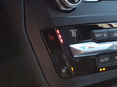 Used 2020 Ford Explorer XLT w/ Equipment Group 202A image 27