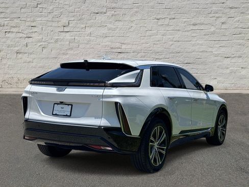 Used 2024 Cadillac Lyriq Luxury RWD image 5
