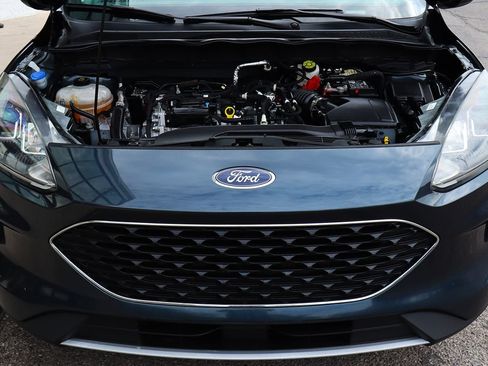 Used 2022 Ford Escape SE w/ Cold Weather Package FWD image 57