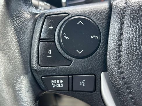 Used 2018 Toyota Corolla XLE FWD image 25