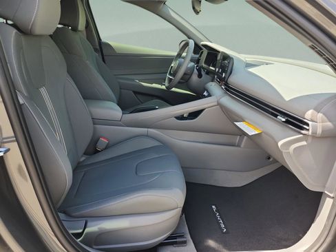 New 2026 Hyundai Elantra Sport image 18