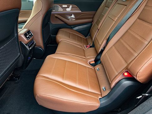 New 2026 Mercedes-Benz GLS 450 4MATIC image 33