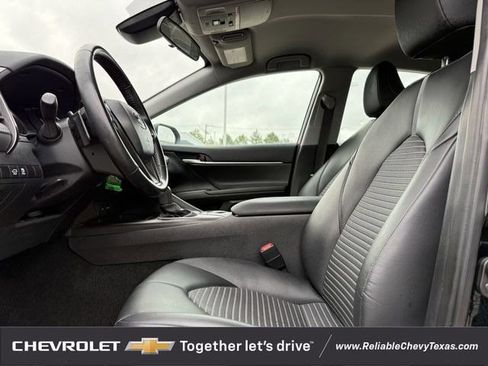 Used 2023 Toyota Camry SE FWD image 25