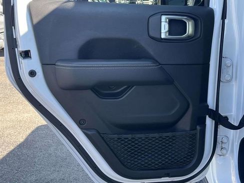 Used 2022 Jeep Wrangler Unlimited Sahara w/ LED Lighting Group image 16