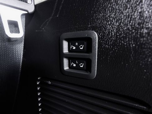 Used 2024 Nissan Armada Platinum w/ Captain's Chairs Package image 15