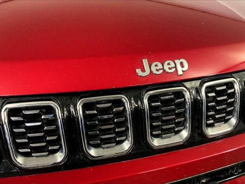 Used 2025 Jeep Compass Limited AWD/4WD image 28