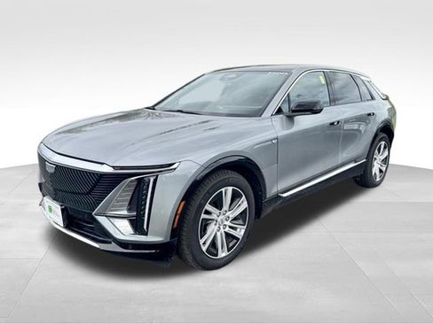 Used 2024 Cadillac Lyriq Tech AWD/4WD image 3