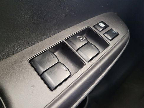 Used 2016 Nissan Versa Note SV image 27