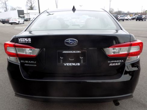Used 2017 Subaru Impreza 2.0i Premium image 5