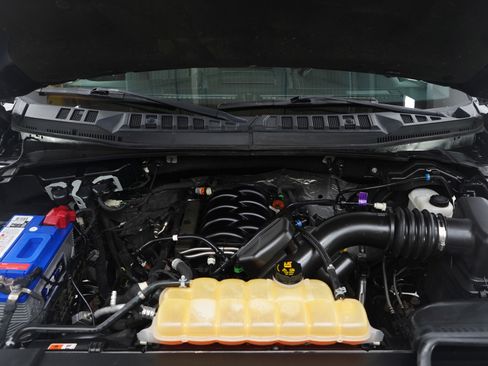Used 2018 Ford F150 Lariat w/ Equipment Group 502A Luxury image 31