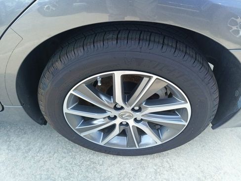 Used 2016 Lexus ES 300h image 18