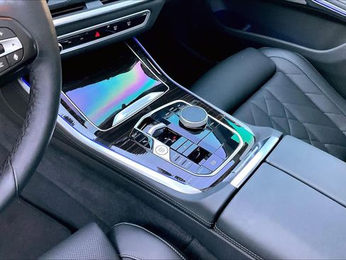 Used 2025 BMW X5 sDrive40i w/ Premium Package image 16