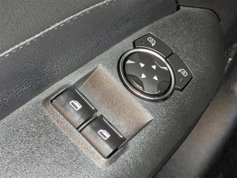 Used 2018 Ford Mustang GT Premium image 23