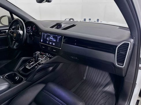Used 2019 Porsche Cayenne image 37