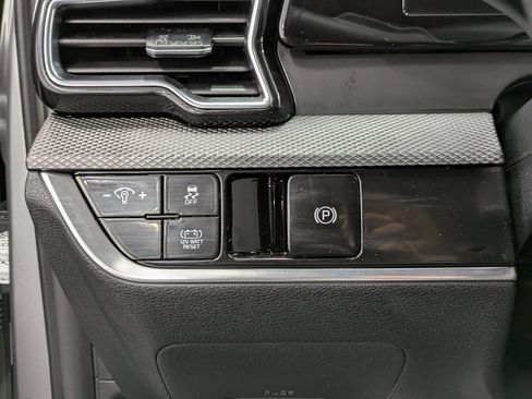 Used 2025 Kia Sportage LX image 21