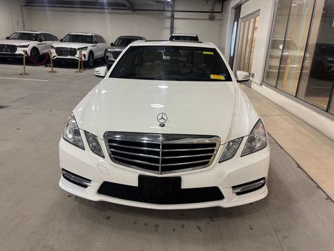 Used 2013 Mercedes-Benz E 350 4MATIC Sedan image 2