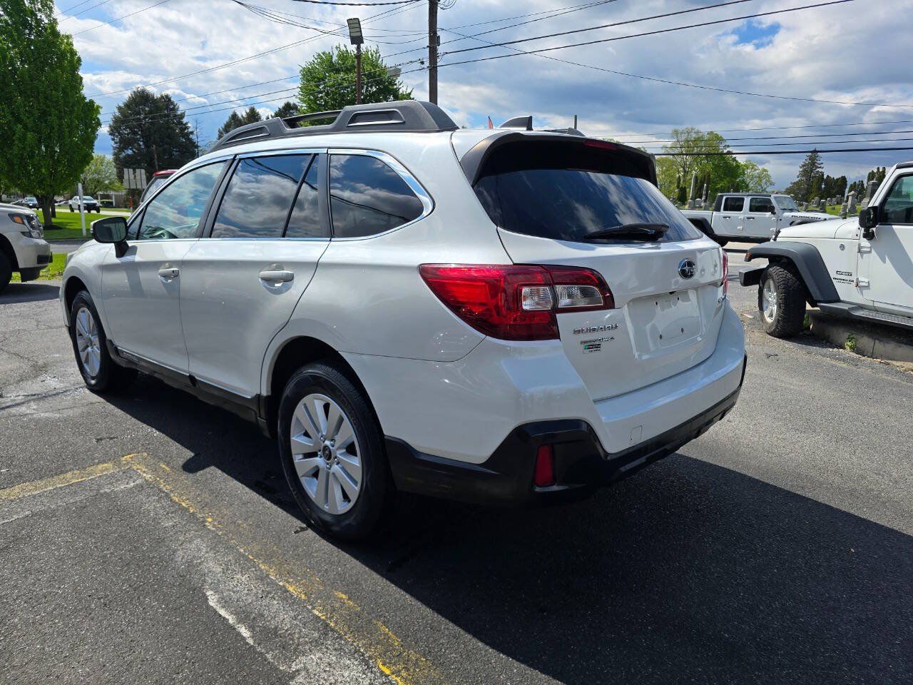 Used 2018 Subaru Outback 2.5i Premium AWD/4WD image 5