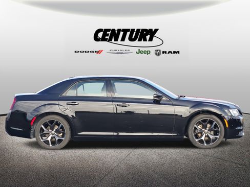 Used 2023 Chrysler 300 S image 2