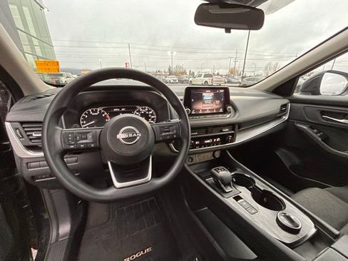 Used 2024 Nissan Rogue SV image 18