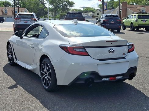 New 2025 Toyota GR86 image 3