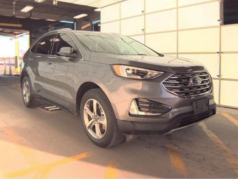 Used 2022 Ford Edge SEL w/ Convenience Package image 4