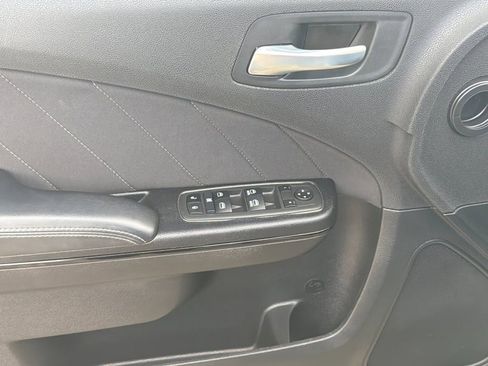 Used 2022 Dodge Charger SXT w/ Blacktop Package image 10