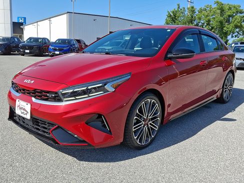 Certified 2023 Kia Forte GT w/ GT2 Package FWD image 3