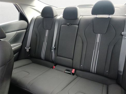 Used 2024 Hyundai Elantra SEL w/ Convenience Package image 9