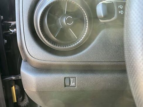 Used 2024 Chevrolet Colorado Trail Boss AWD/4WD image 8