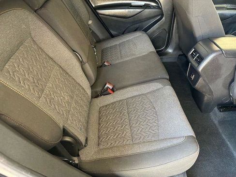 Used 2023 Chevrolet Equinox LT FWD image 19